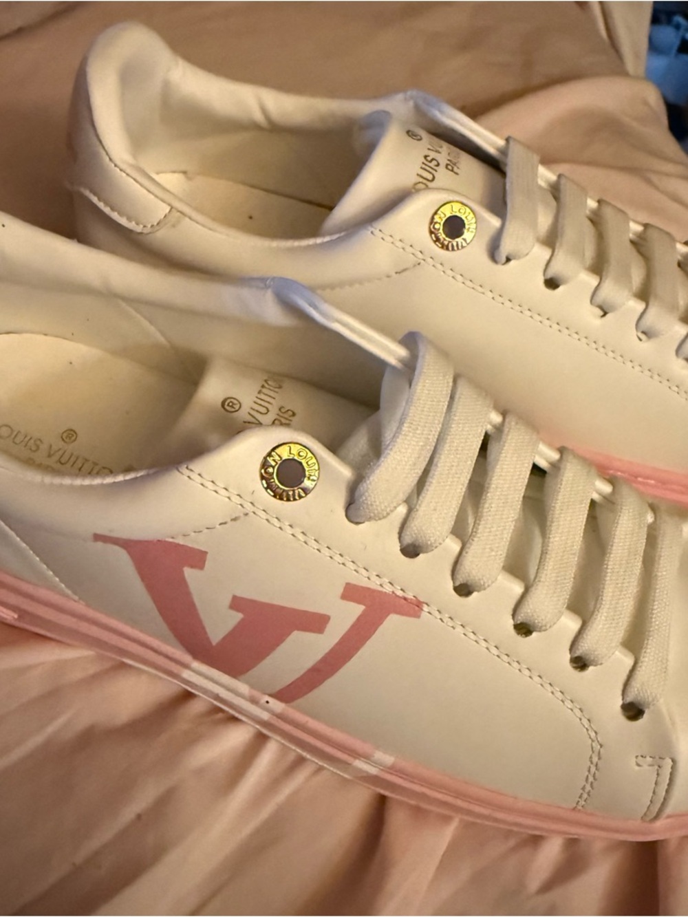 Louis Vuitton White & Pink Women’s Low-Top Sneakers - Picture 5 of 6